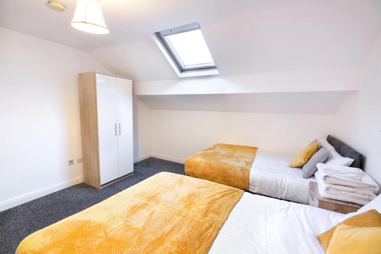 Modern City Centre Flat With Free Parking Appartement Leeds  Buitenkant foto